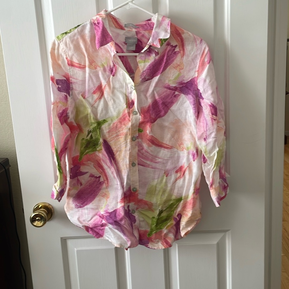 Chico’s linen button up blouse. Pretty spring colors. Size 1. Nice condition